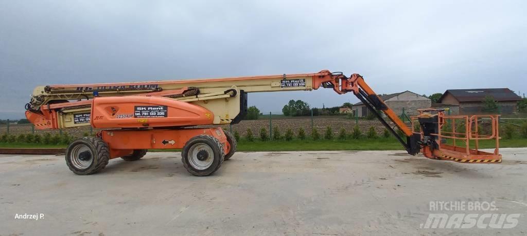 JLG 1250 AJP Plataformas con brazo de elevación manual