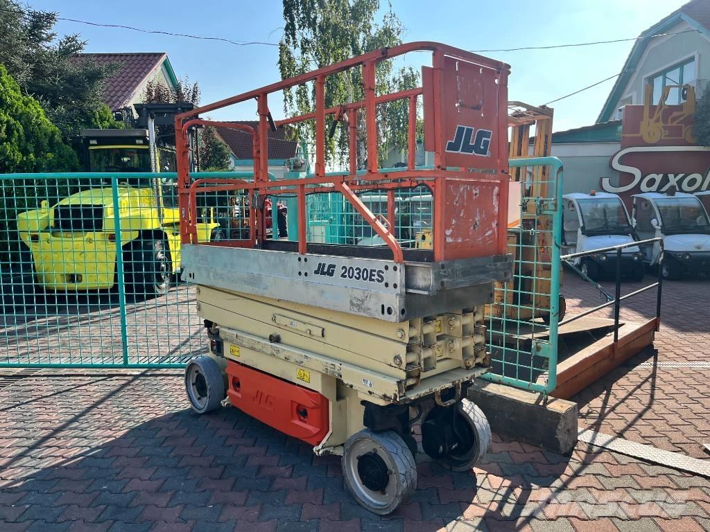 JLG 2030ES     V-3450 Plataformas con jaula de elevación