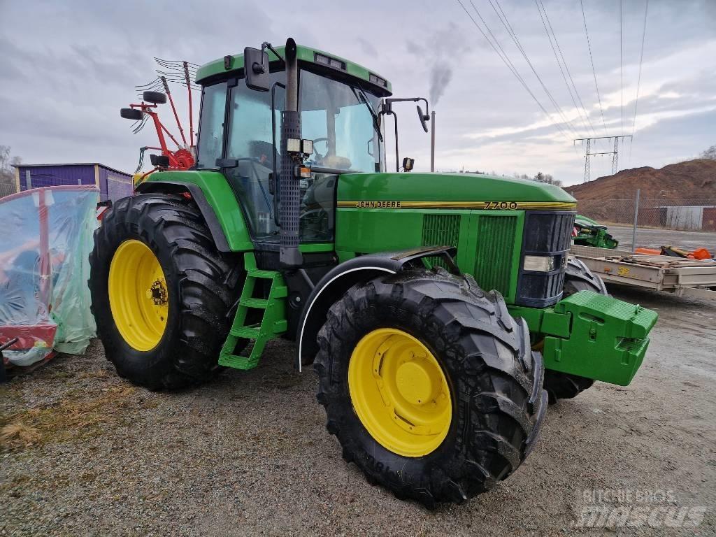 John Deere 7700 Tractores