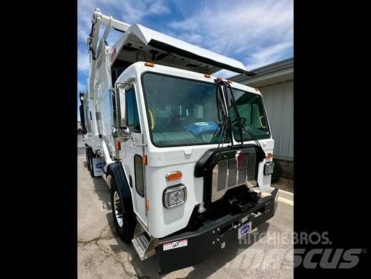 Kenworth L 770 Camiones con chasís y cabina