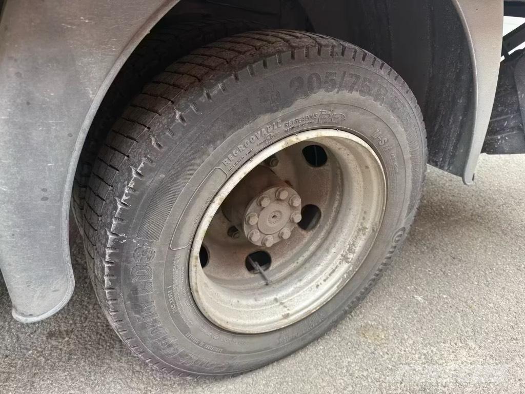 Mercedes-Benz 816 Camiones con caja de remolque