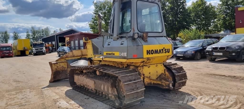 Komatsu D 41 E-6 Buldozer sobre oruga