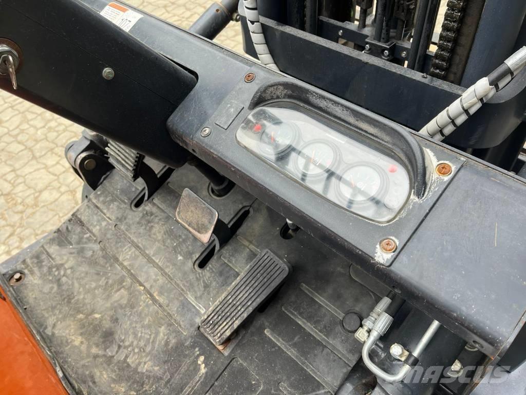 Doosan D 25 GP Camiones diesel