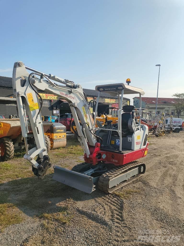 Takeuchi TB 225 Miniexcavadoras