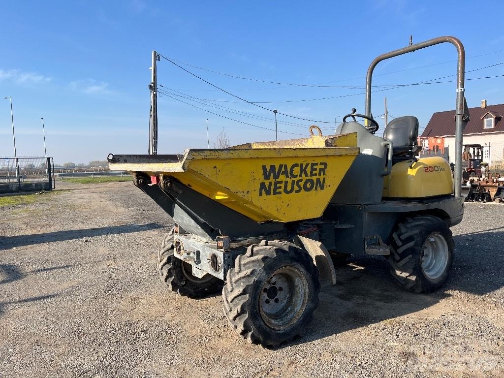 Wacker Neuson 2001 Vehículos compactos de volteo