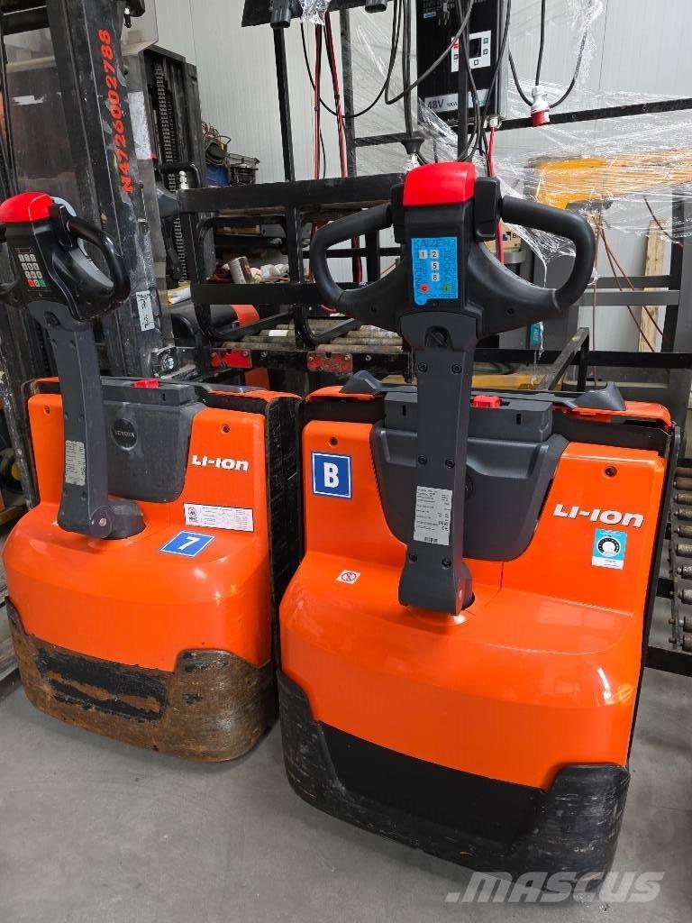 Toyota LWE 140 Montacargas recogepedidos de baja altura