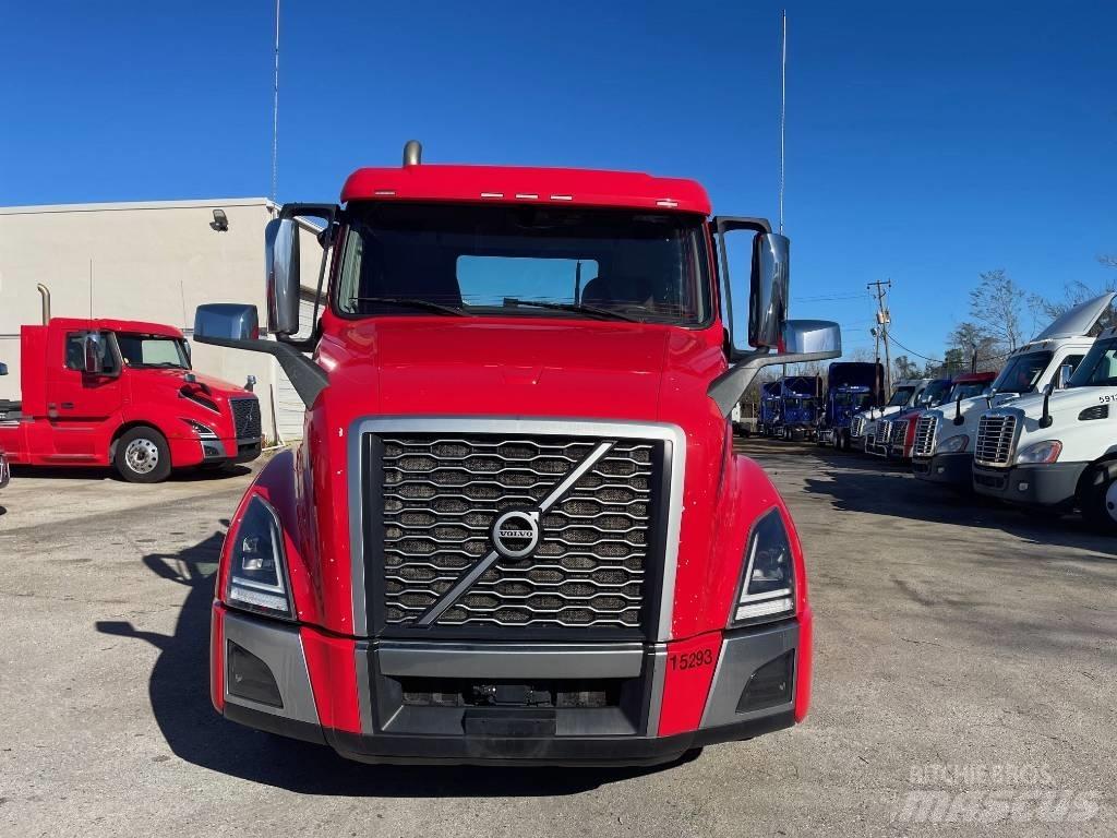 Volvo VNL64T300 Camiones tractor