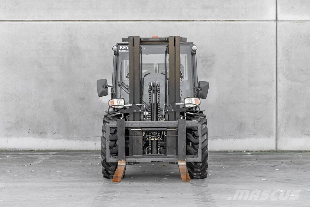 Manitou MC 30-4 Camiones diesel