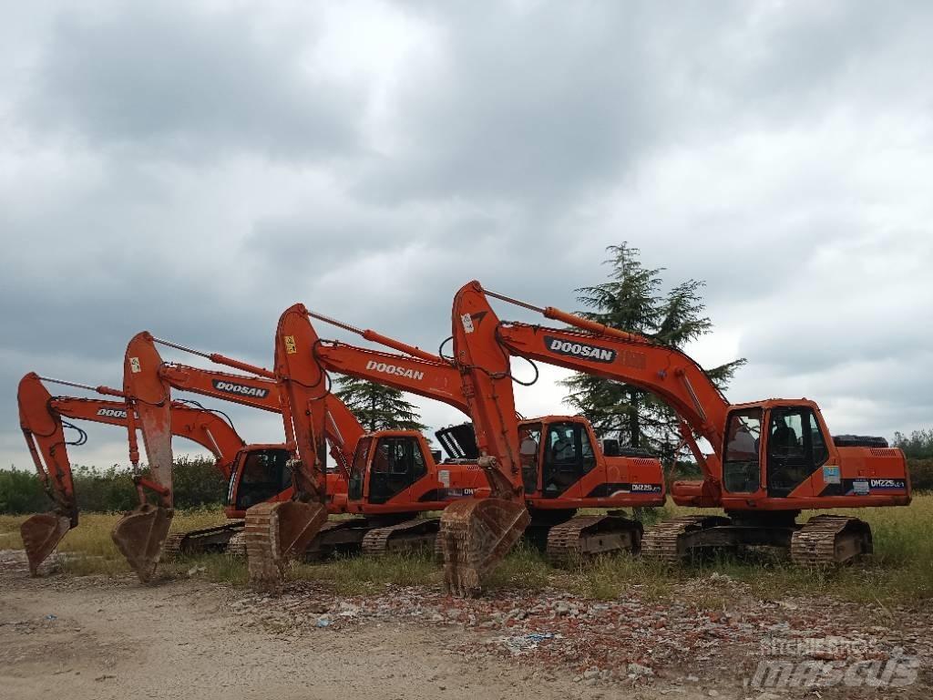 Doosan DH 225LC Excavadoras sobre orugas