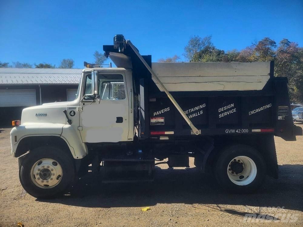 Ford L8000 Bañeras basculantes usadas