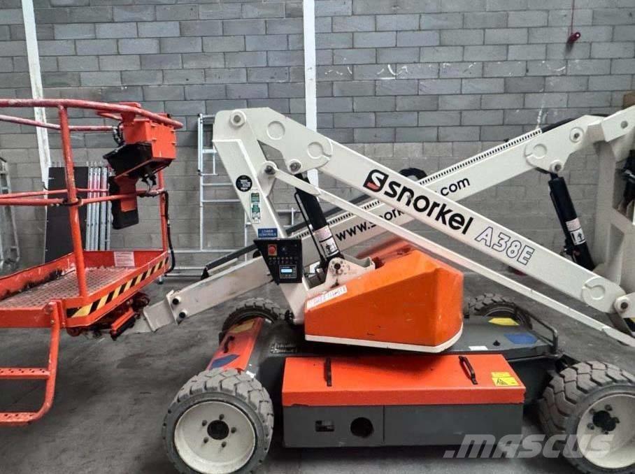 Snorkel A 38 E Plataformas con brazo de elevación manual