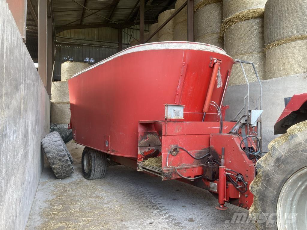 Trioliet AVM 24 Alimentadoras