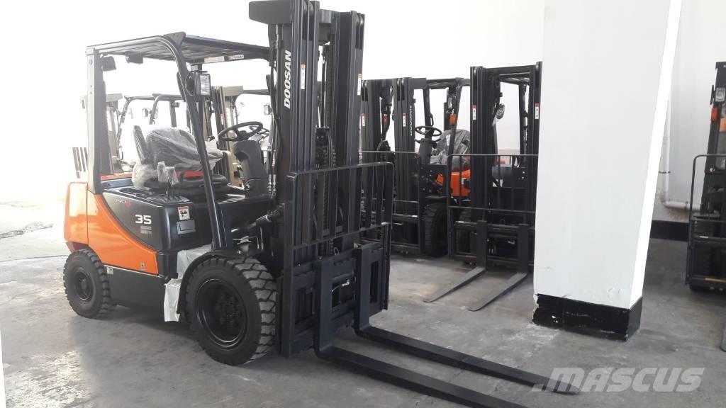 Doosan D35 C-5 Camiones diesel