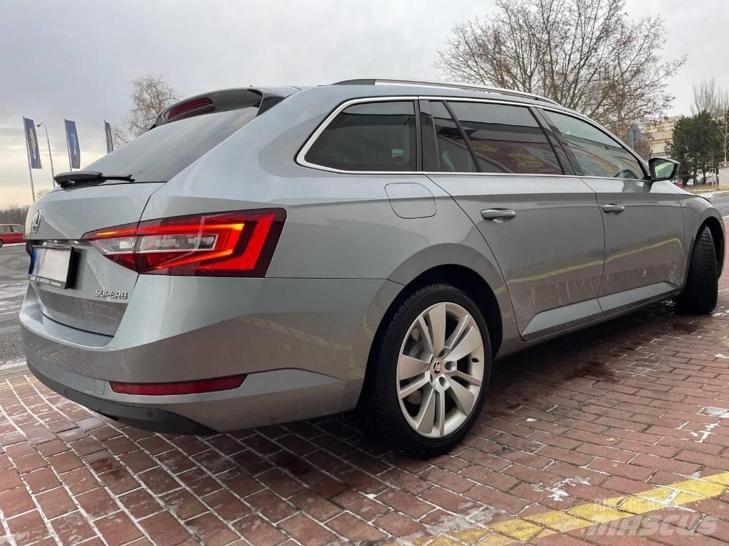 Škoda Superb Carros