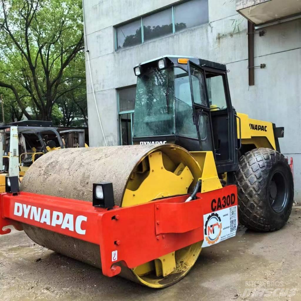 Dynapac CA30D Rodillos de un solo tambor