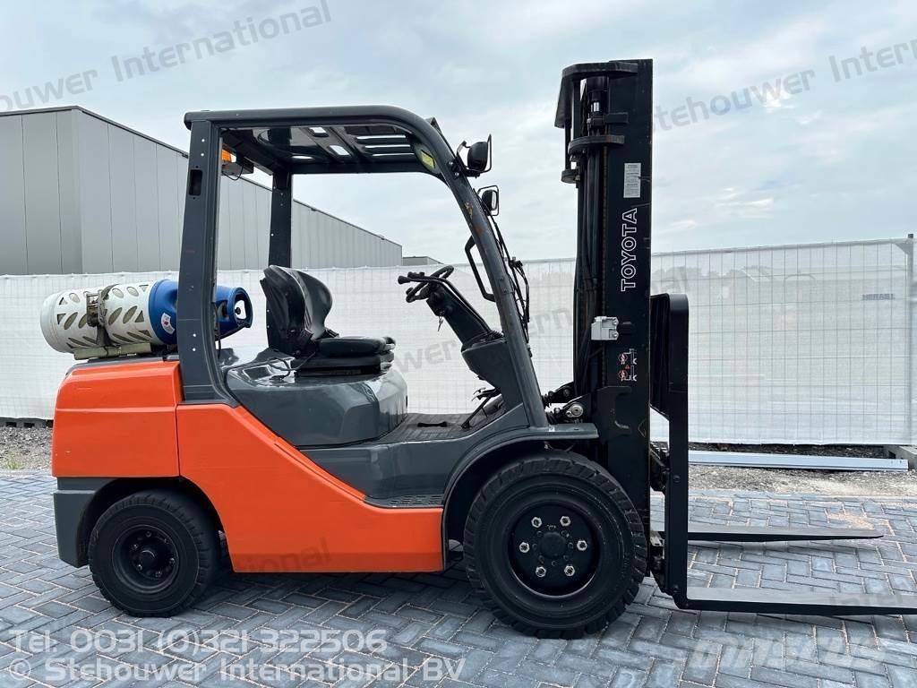 Toyota 02-8FGJF35 Camiones LPG