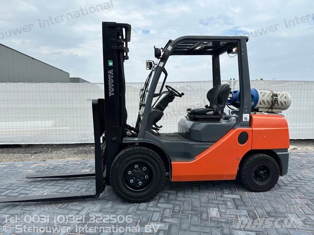 Toyota 02-8FGJF35 Camiones LPG