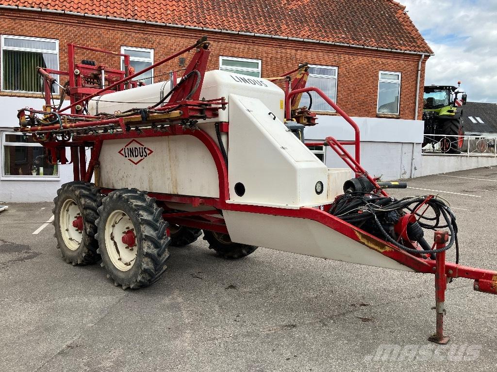 Lindus 4000 24 meter Pulverizadores arrastrados