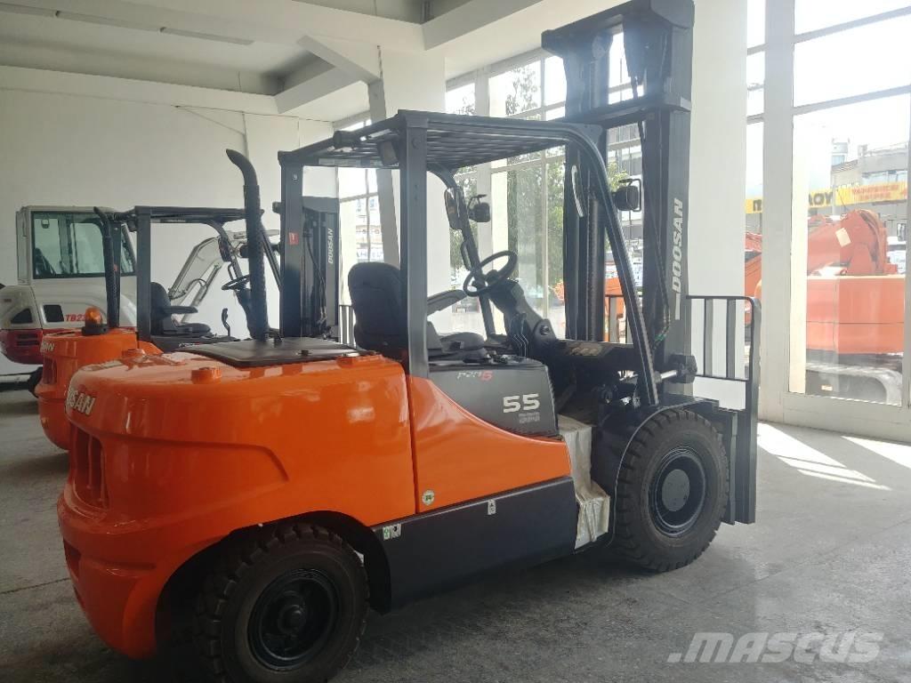 Doosan D55 SC-5 Camiones diesel