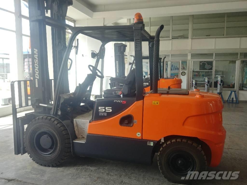 Doosan D55 SC-5 Camiones diesel