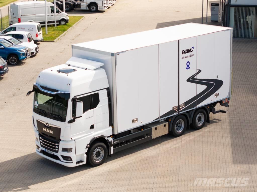 MAN TGX 26.520 6x2-4 Camiones con caja de remolque