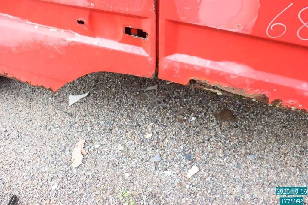 Scania P 82 M Cabinas