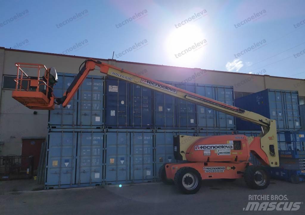 JLG 800 AJ Plataformas con brazo de elevación manual