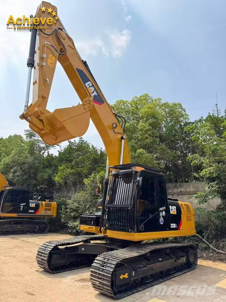 CAT 323D2L Excavadoras sobre orugas