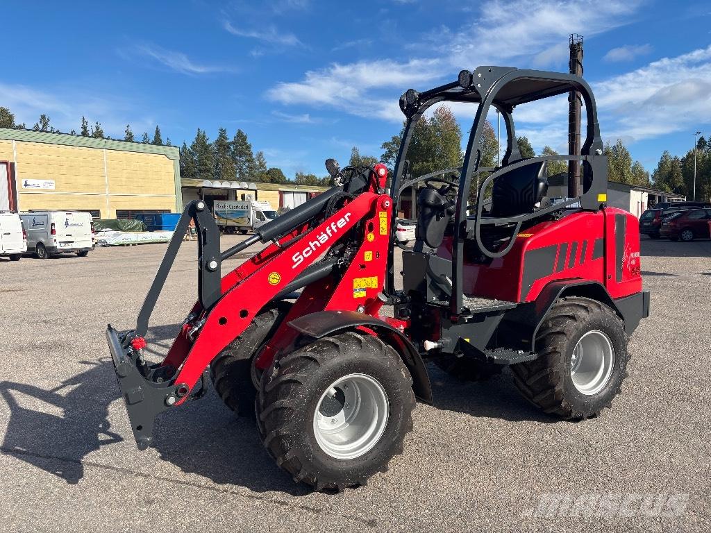 Schäffer Nordic 40 + Cargadoras multifunción