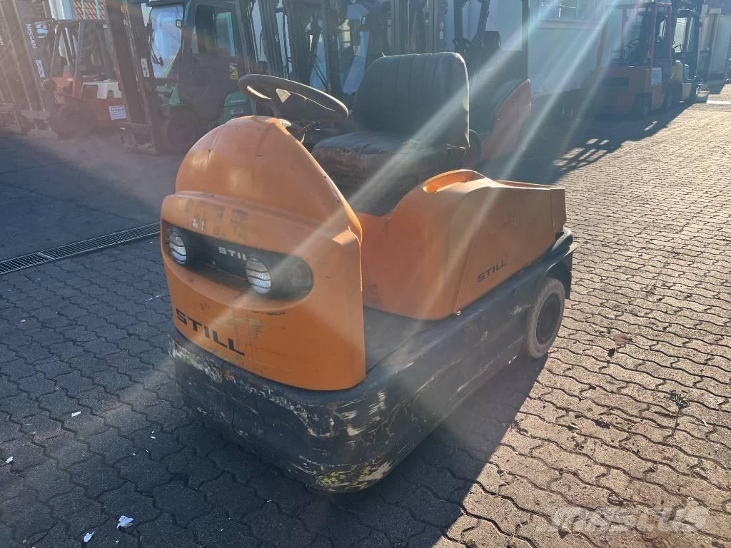 Still R06    V-4254 Camiones con grúa