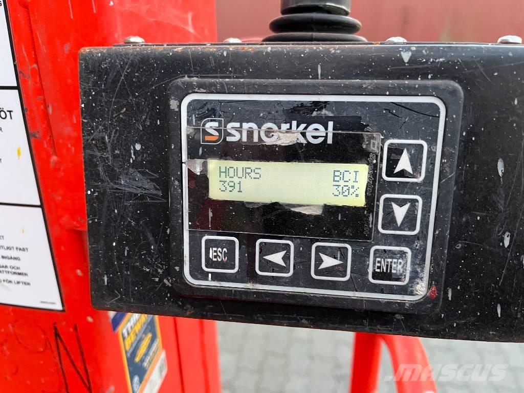 Snorkel TM 12 Plataformas con jaula de elevación