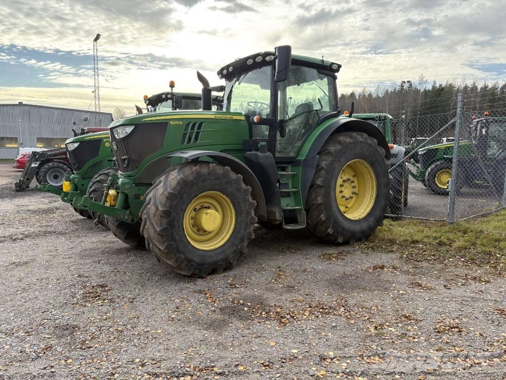 John Deere 6215 R Tractores