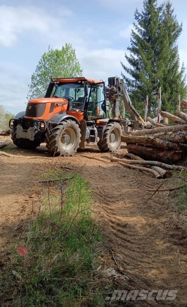 JCB Fastrac 3230 Tractores forestales