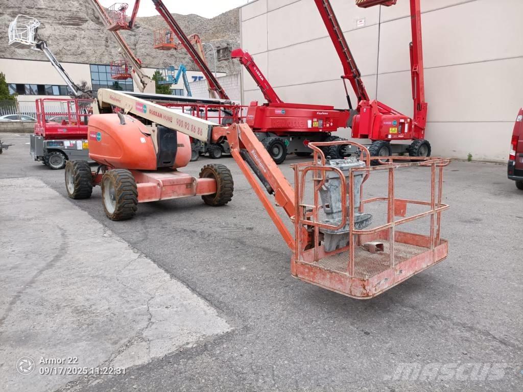 JLG 600 AJ Plataformas con brazo de elevación manual