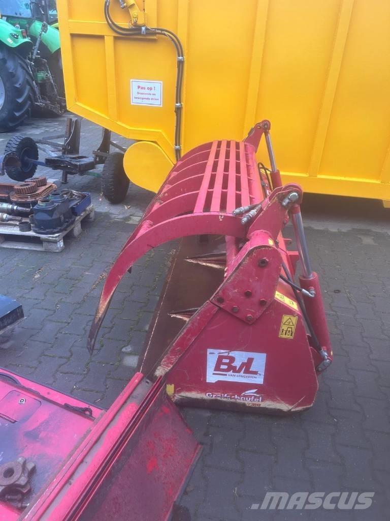 CLAAS Arion 520 CIS Tractores