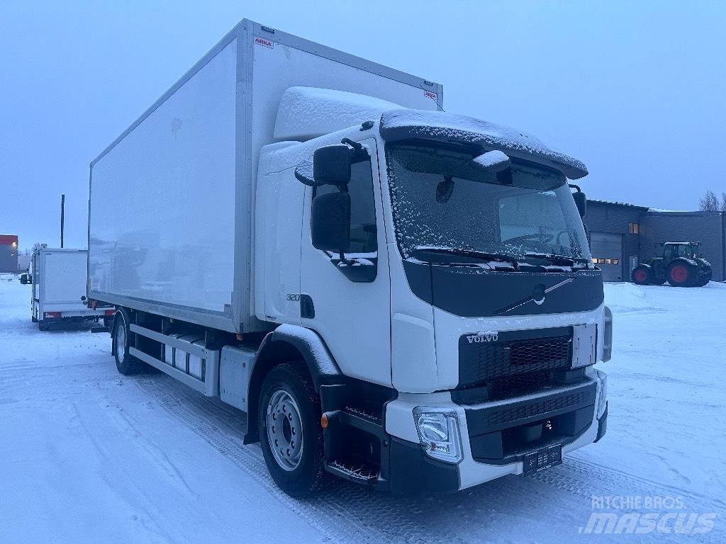 Volvo FE 320 Camiones con caja de remolque