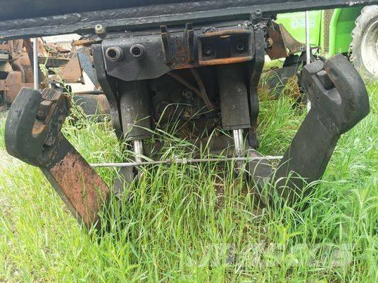 Valtra T 151 WOM Plataformas y cucharones