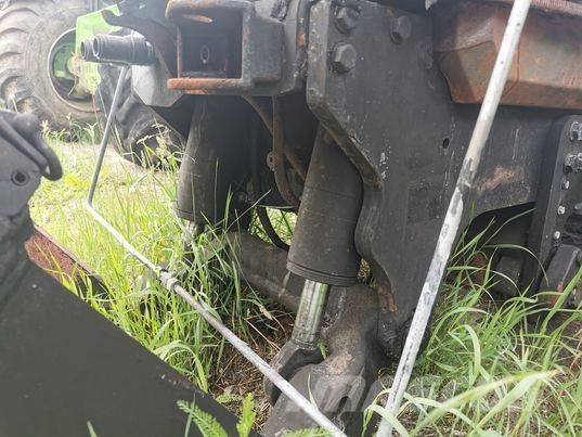 Valtra T 151 WOM Plataformas y cucharones