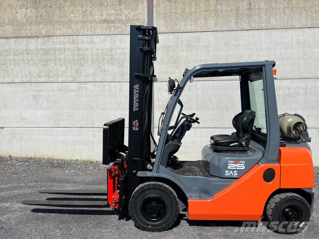 Toyota 02-8FGF25 Camiones LPG