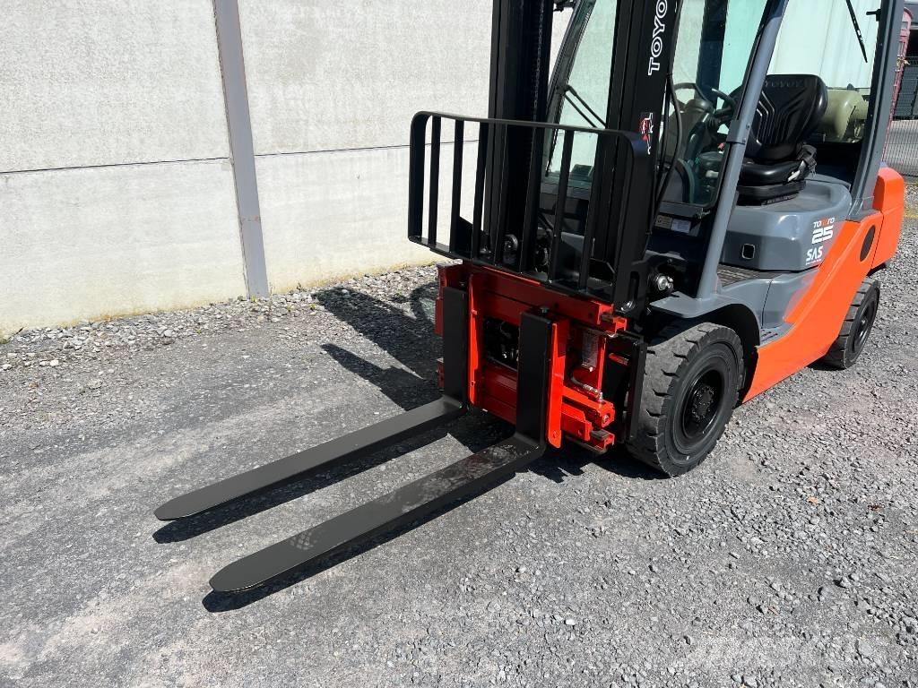 Toyota 02-8FGF25 Camiones LPG