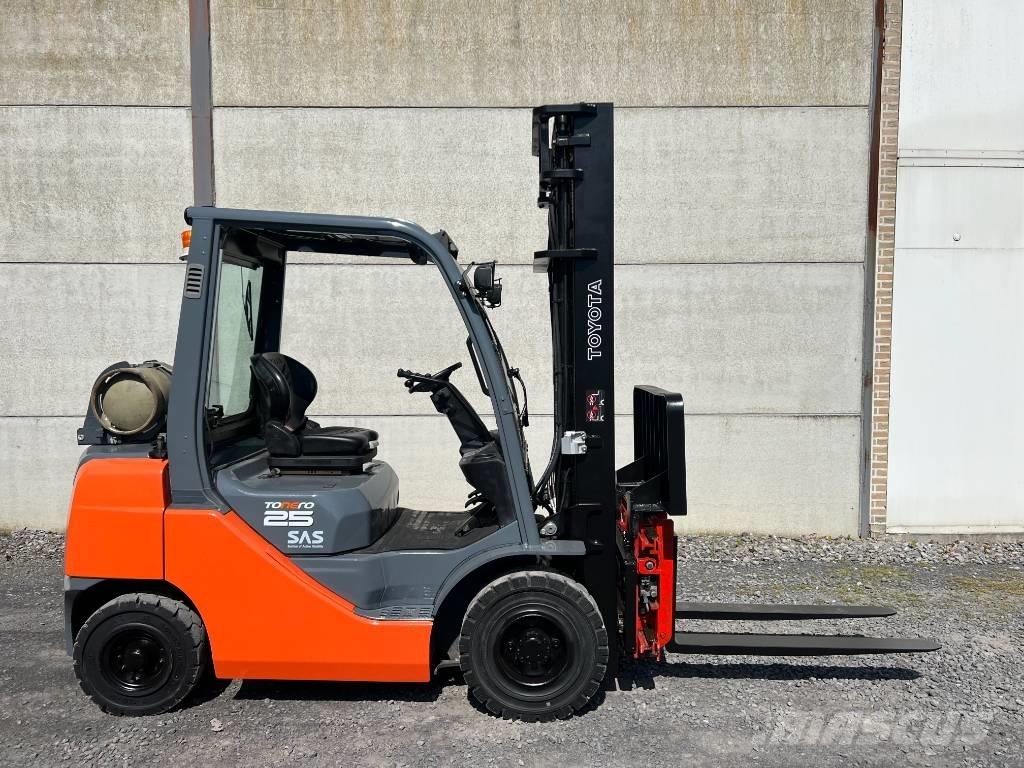 Toyota 02-8FGF25 Camiones LPG