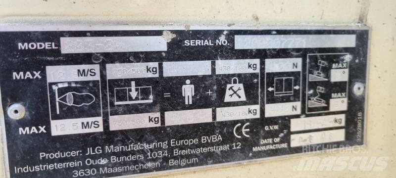 JLG 203-24 Plataformas tijera
