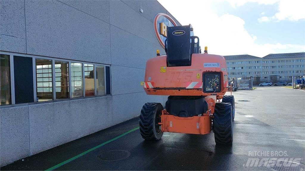 JLG 1350SJP Plataformas con brazo de elevación telescópico