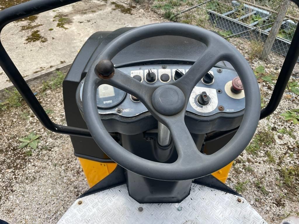 Bomag BW 120 AD-4 Rodillos de doble tambor