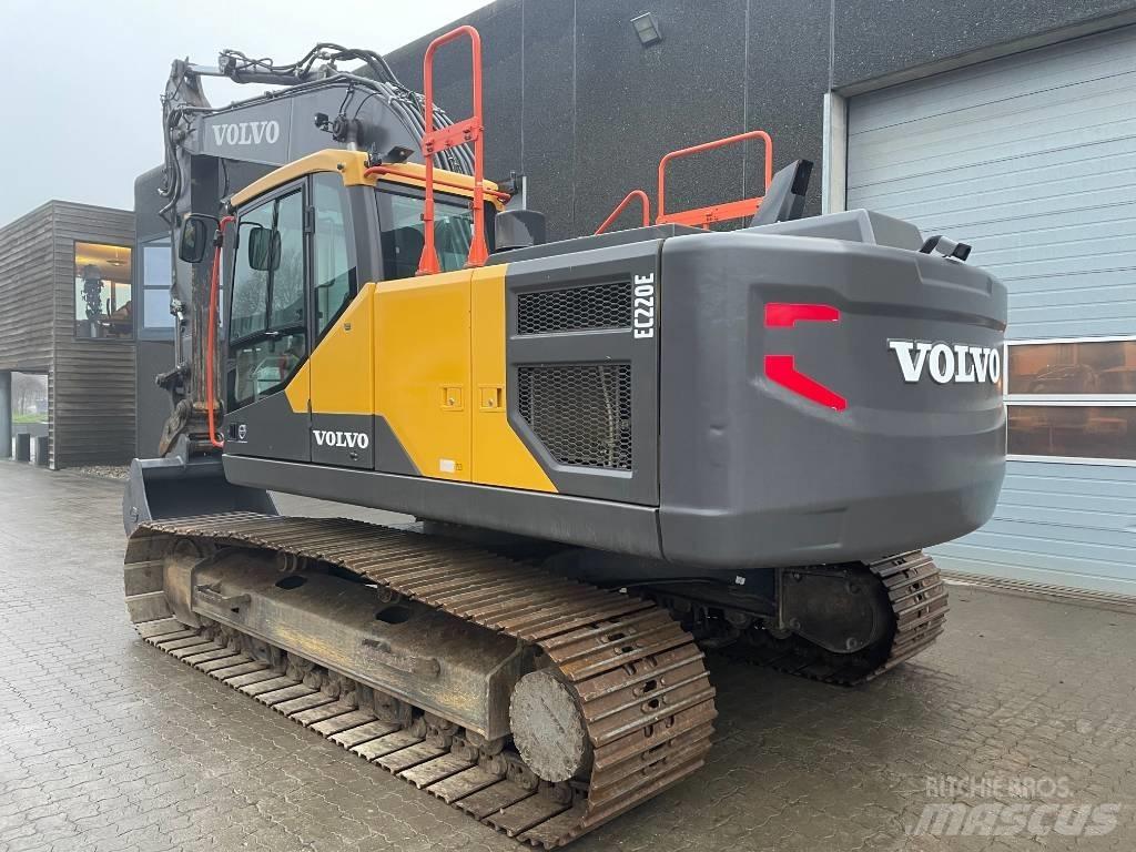 Volvo EC220E Excavadoras sobre orugas