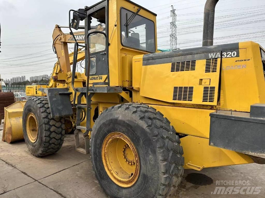 Komatsu WA 320 Cargadoras sobre ruedas