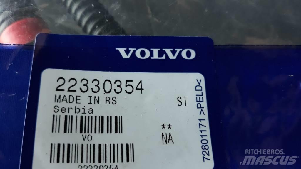 Volvo HOSE 22330354 Otros componentes