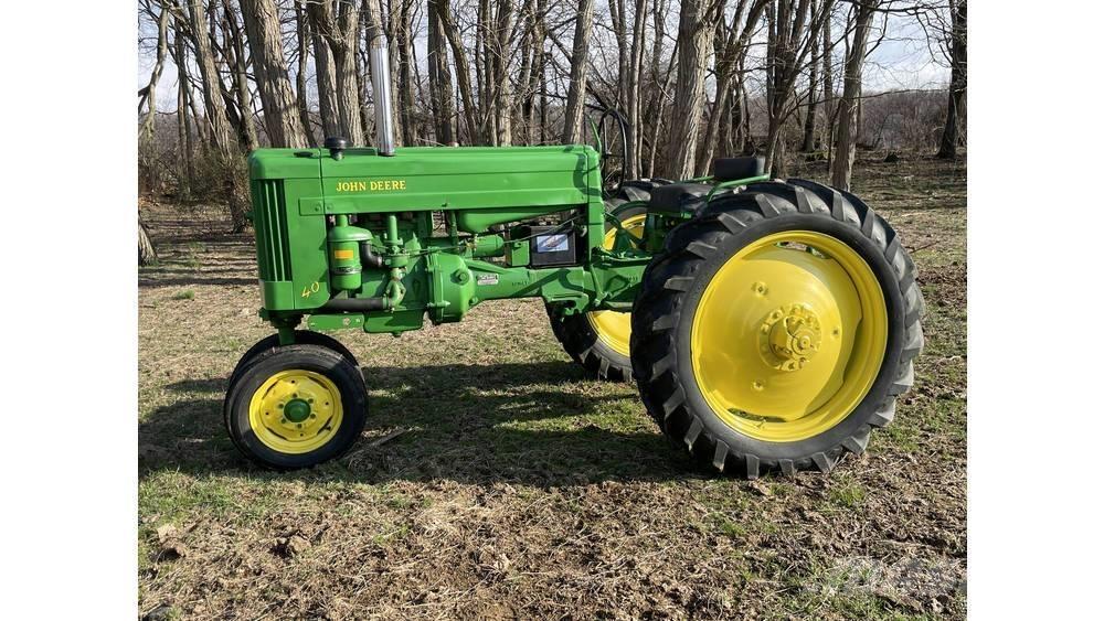 John Deere 40T Tractores
