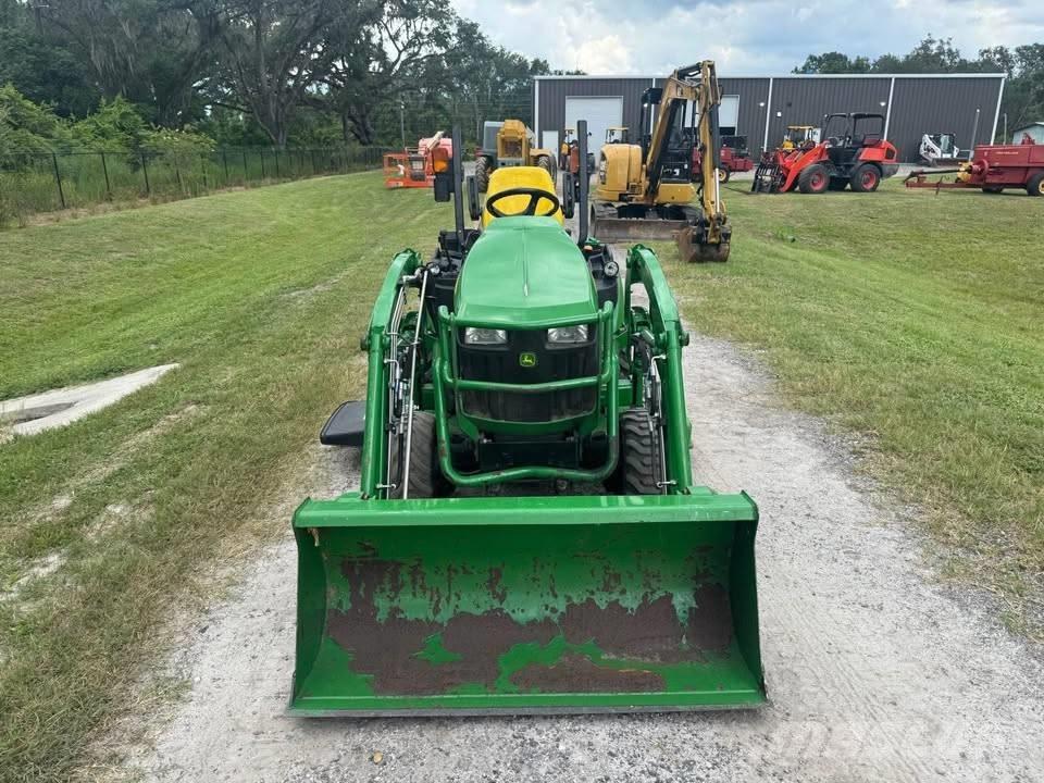 John Deere 1025 R Tractores
