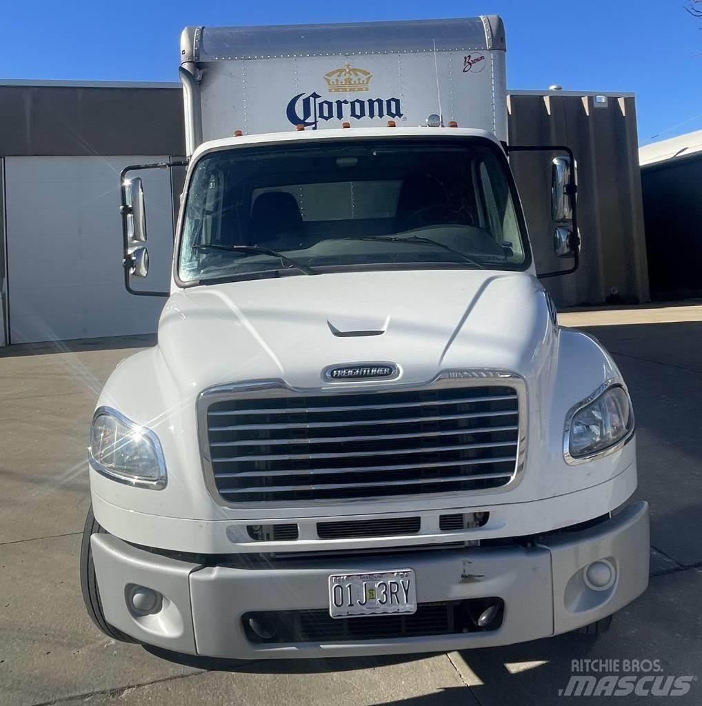 Freightliner M2 Camiones con caja de remolque